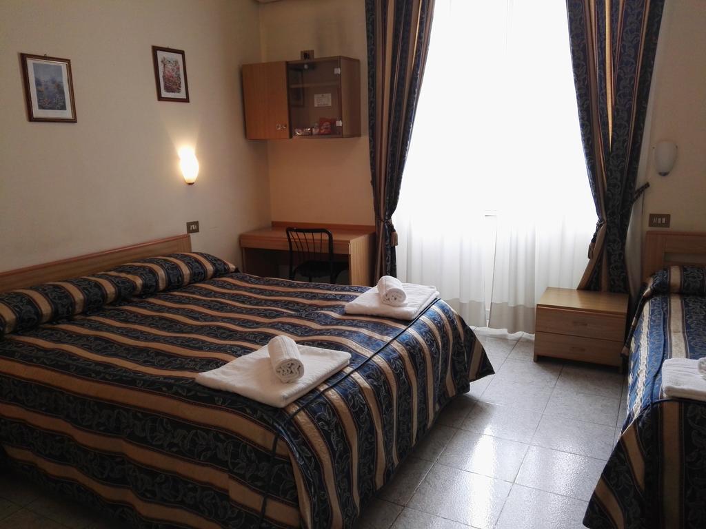 Hotel Loreto Милан Экстерьер фото